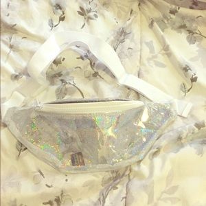 Women’s white fanny pack